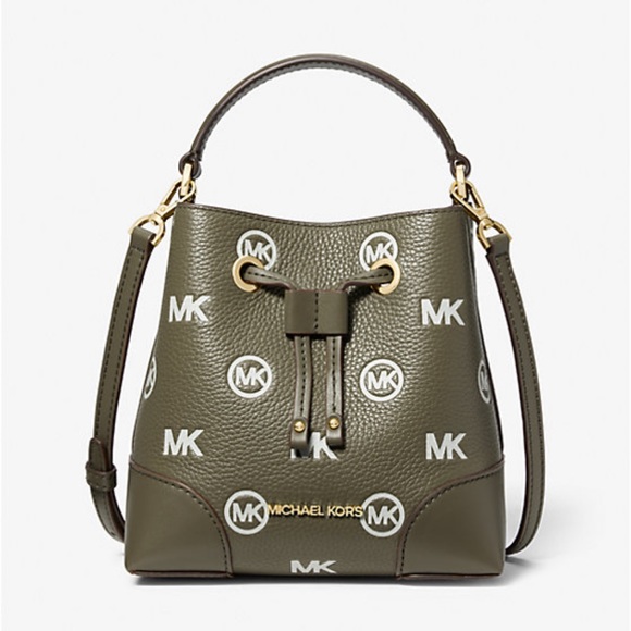 MICHAEL KORS
Mercer Small Logo Embossed Leather Bucket Bag
COLOR OLIVE
NWT - Picture 3 of 4